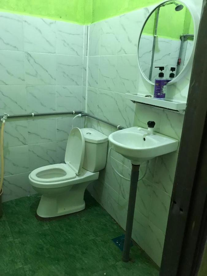Perhentian Hazipah Hotel Kampong Pasir Hantu Ngoại thất bức ảnh