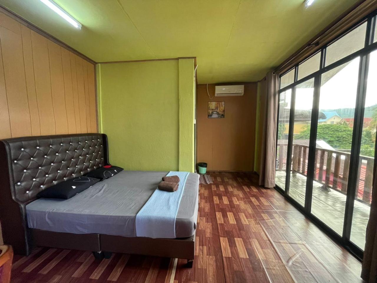 Perhentian Hazipah Hotel Kampong Pasir Hantu Ngoại thất bức ảnh